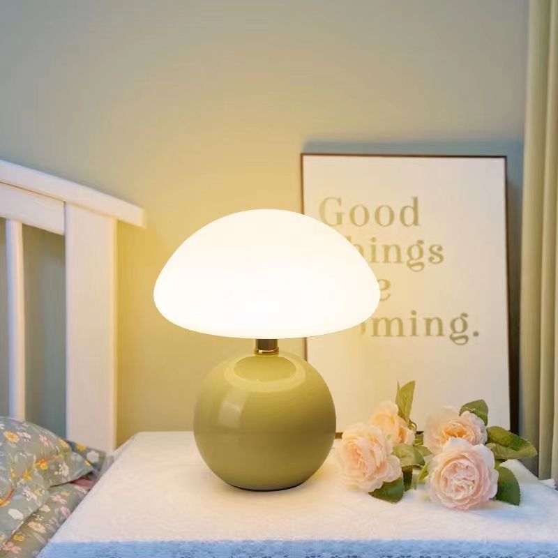Camille | Elegante Pilz-Tischlampe im französischen Design