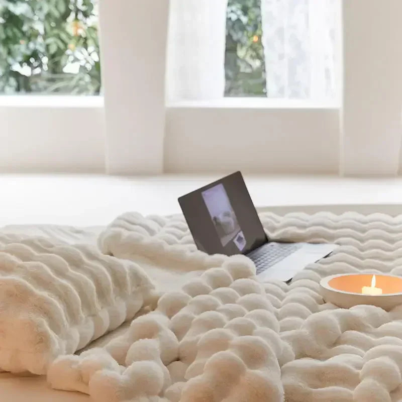 Lani | Flauschige Plüschdecke mit Struktur-Design