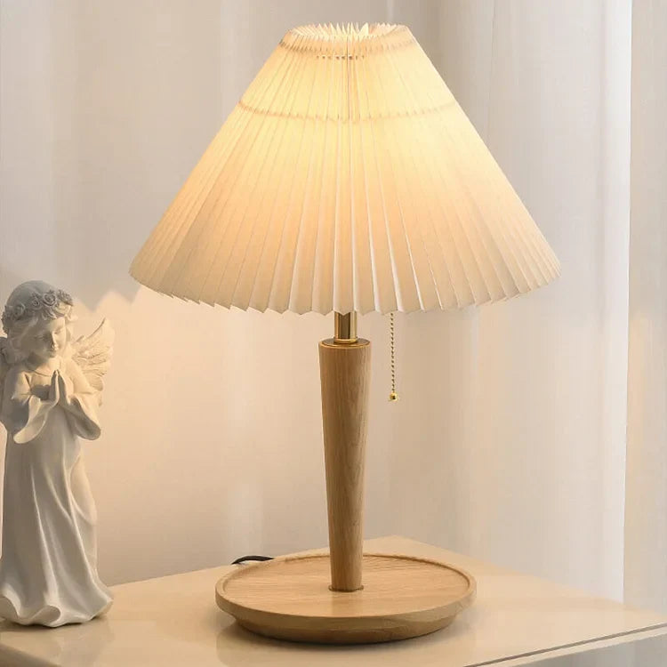 Nachttischlampe Holz Plissee Design | Schlafzimmer