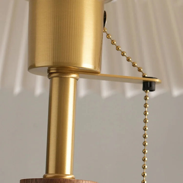 Nachttischlampe Holz Plissee Design | Schlafzimmer