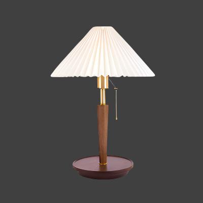 Nachttischlampe Holz Plissee Design | Schlafzimmer
