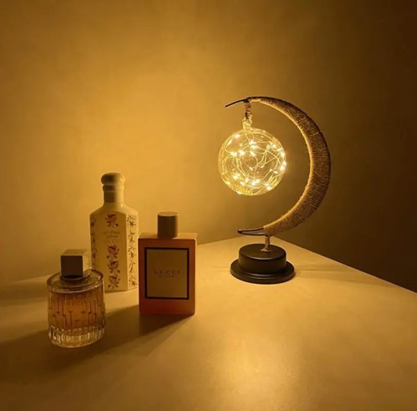 Nachttischlampe Mond Design LED | Schlafzimmer