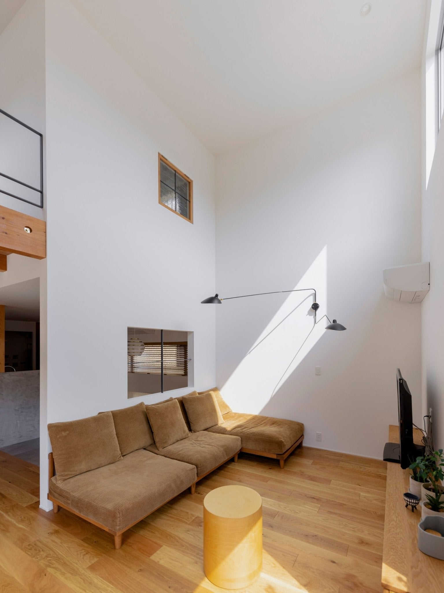 Nerio | Schwenkbare Designer-Wandleuchte