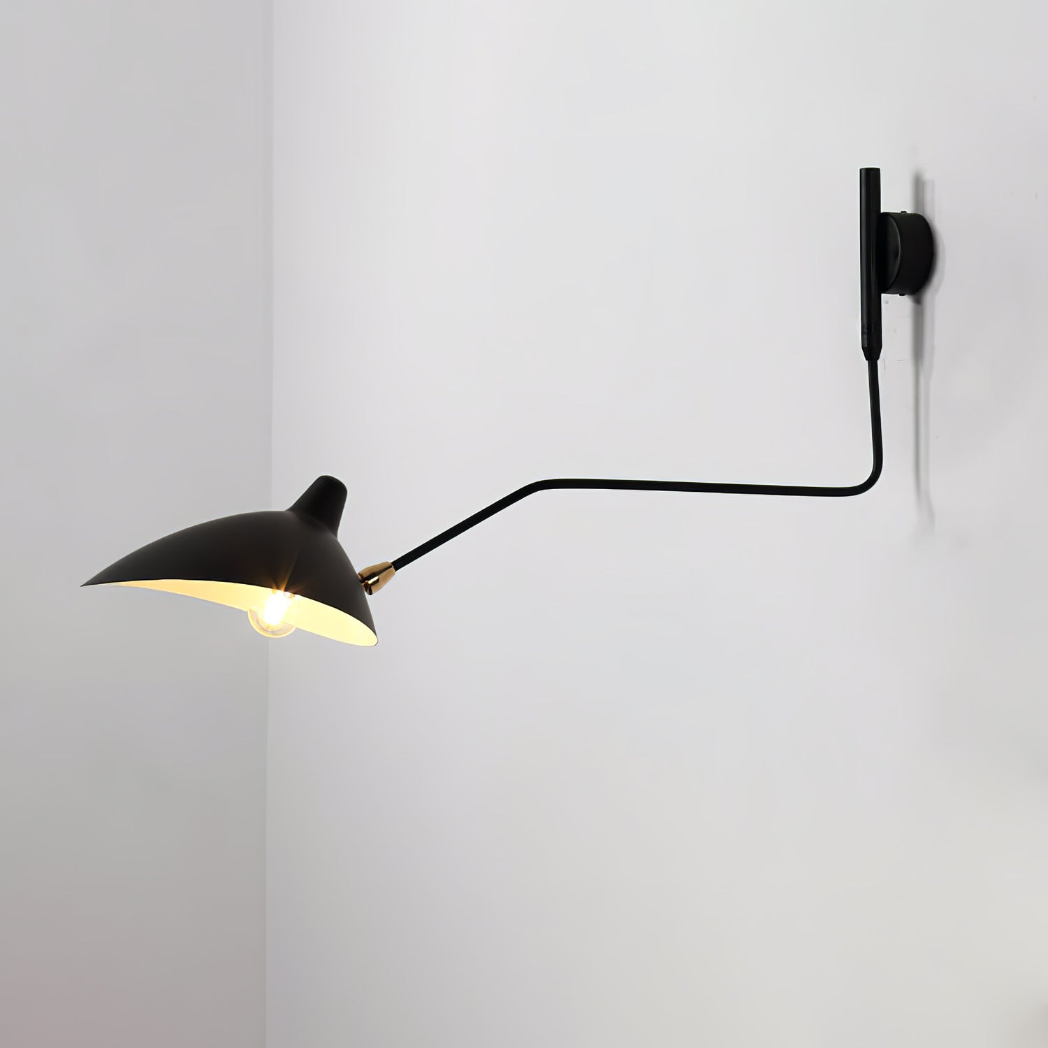 Nerio | Schwenkbare Designer-Wandleuchte