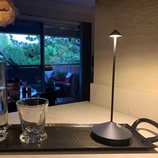 Nilo | Kabellose LED-Tischleuchte im minimalistischen Design