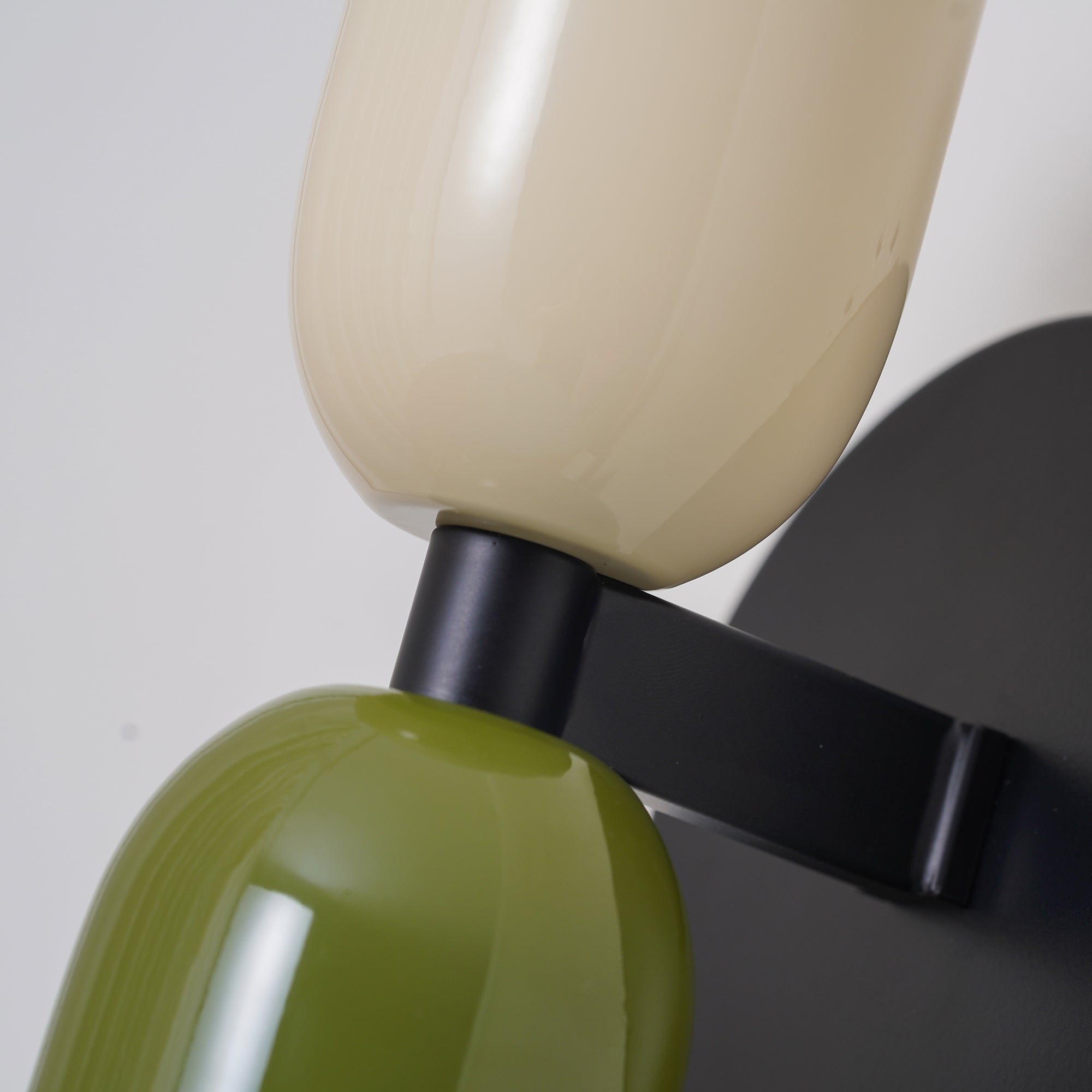 Nilo | Vintage Wandleuchte mit Doppelfassung im kreativen Farbmix