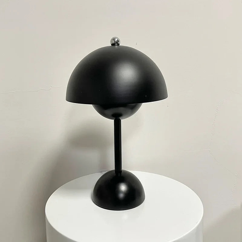 Nuvio | Nordische LED Schreibtischlampe im Retro-Design