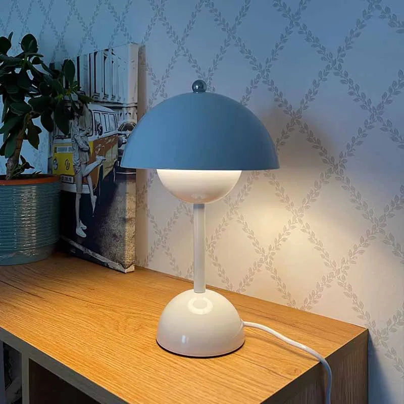 Nuvio | Nordische LED Schreibtischlampe im Retro-Design