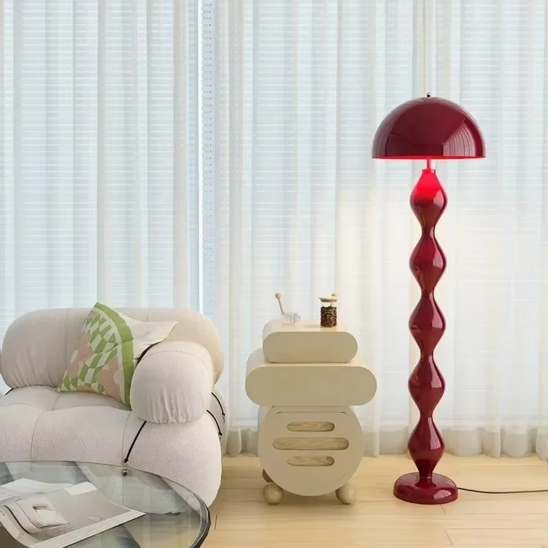 Runa's Skandinavischer Stil | Stehlampe mit gewelltem Sockel