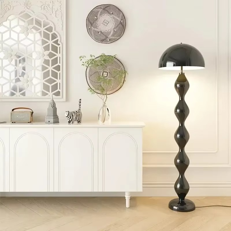 Runa's Skandinavischer Stil | Stehlampe mit gewelltem Sockel