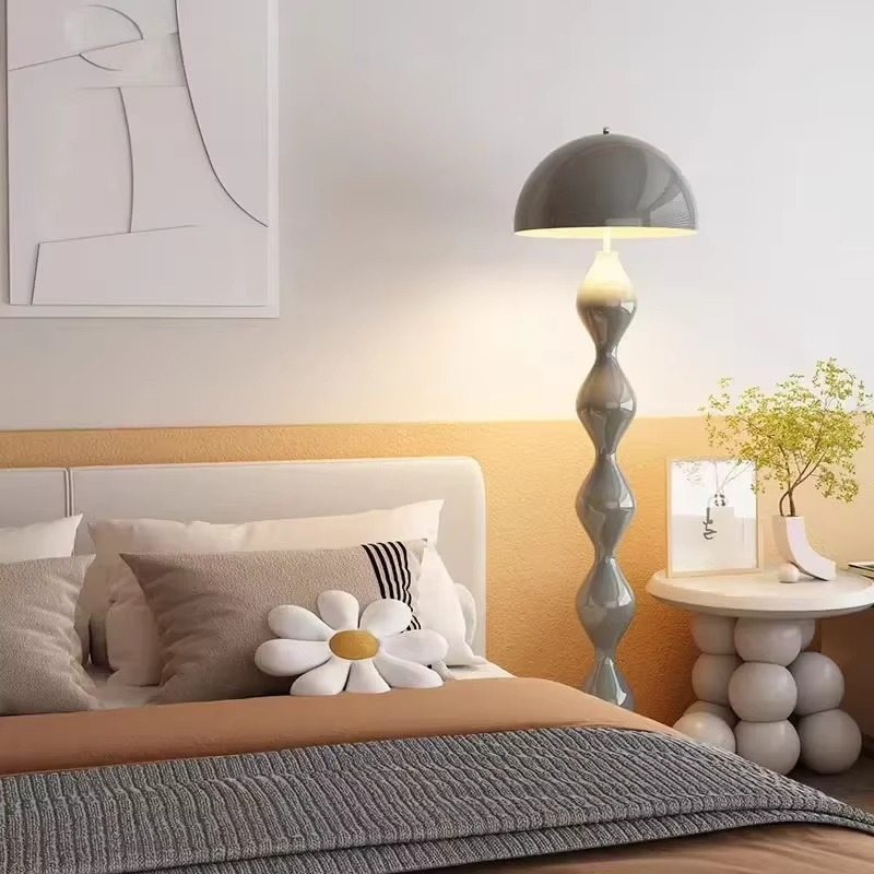 Runa's Skandinavischer Stil | Stehlampe mit gewelltem Sockel