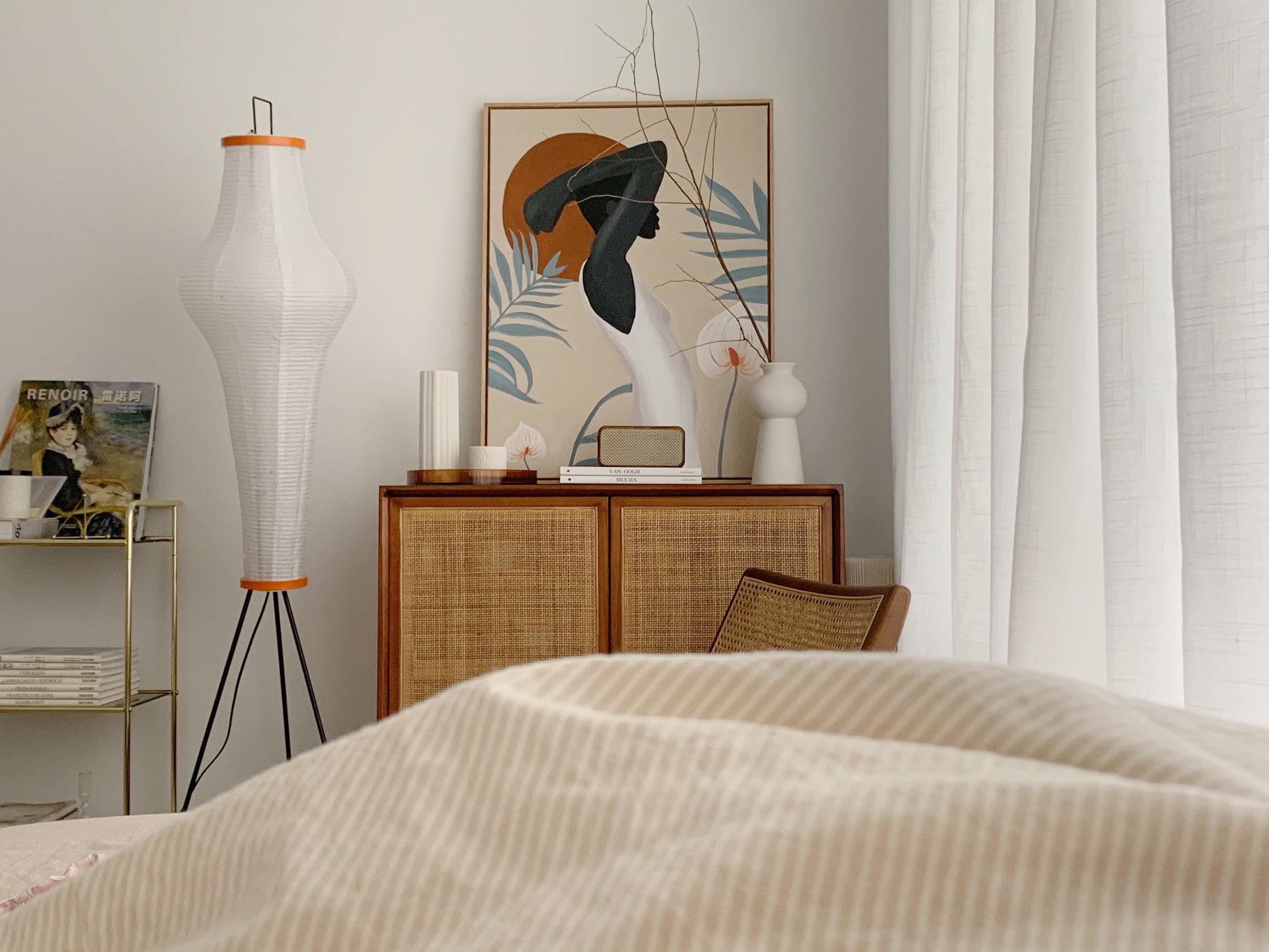 Sayo's Minimalistischer Look | Stehlampe mit runder Papierform