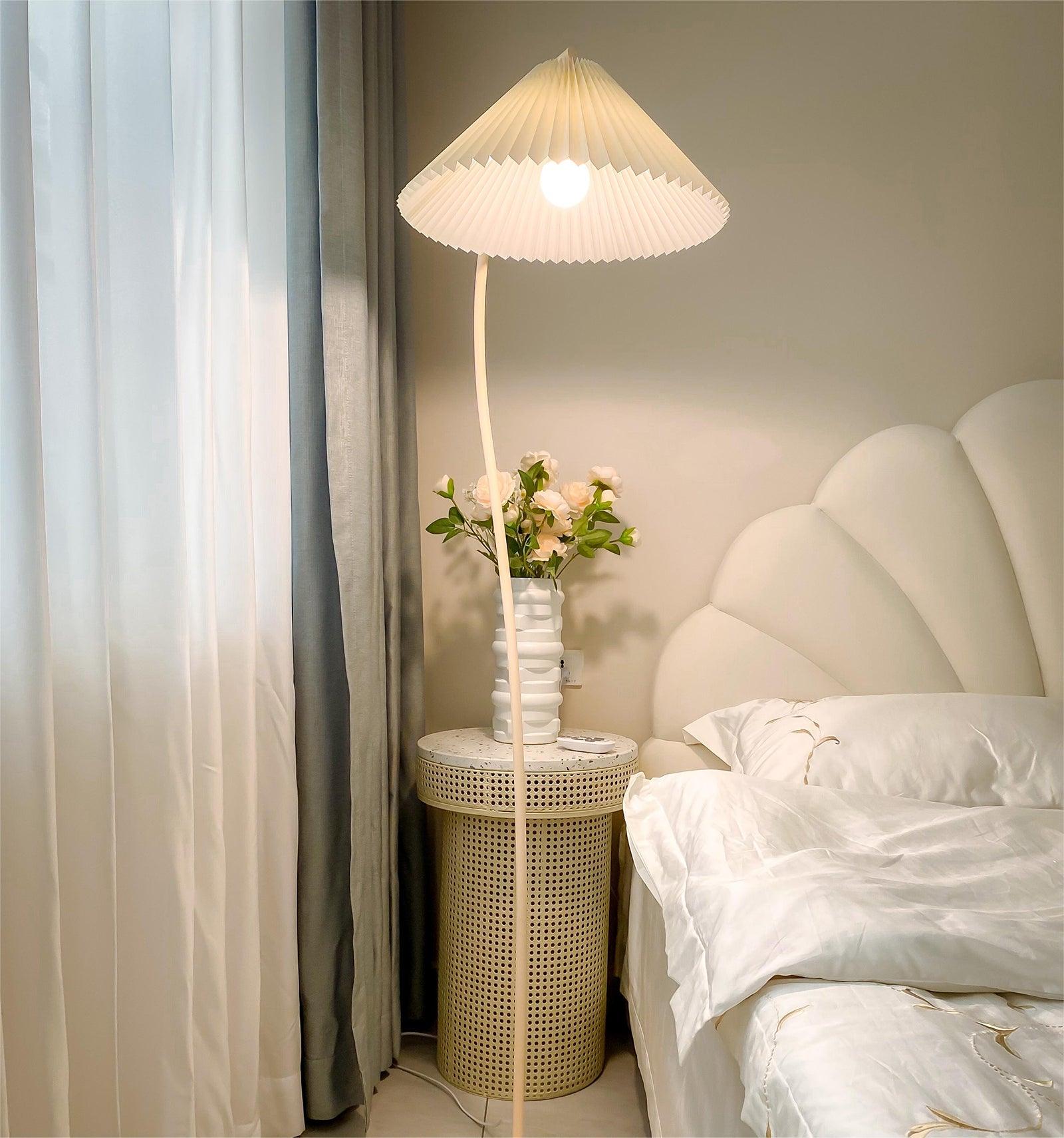 Stehlampe Gebogen Plissee Innen | Wohnzimmer