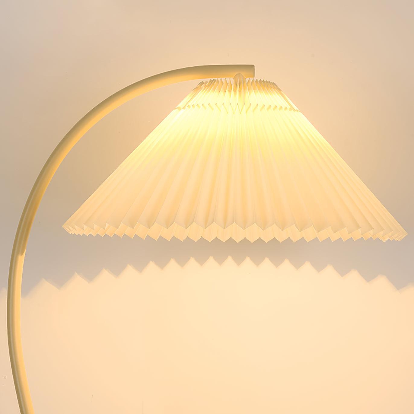 Stehlampe Gebogen Plissee Innen | Wohnzimmer