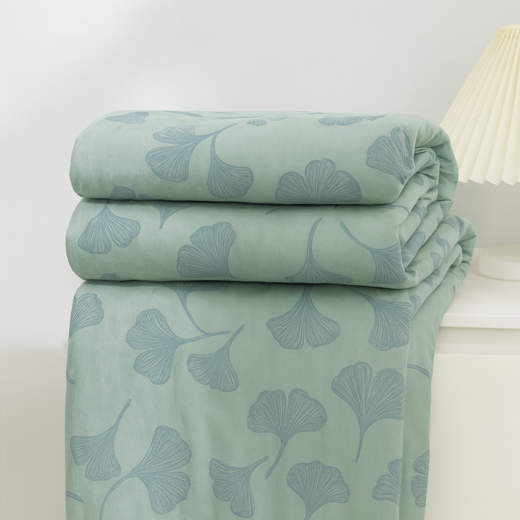 Tagesdecke mit Ginkgo Muster für Bett & Sofa