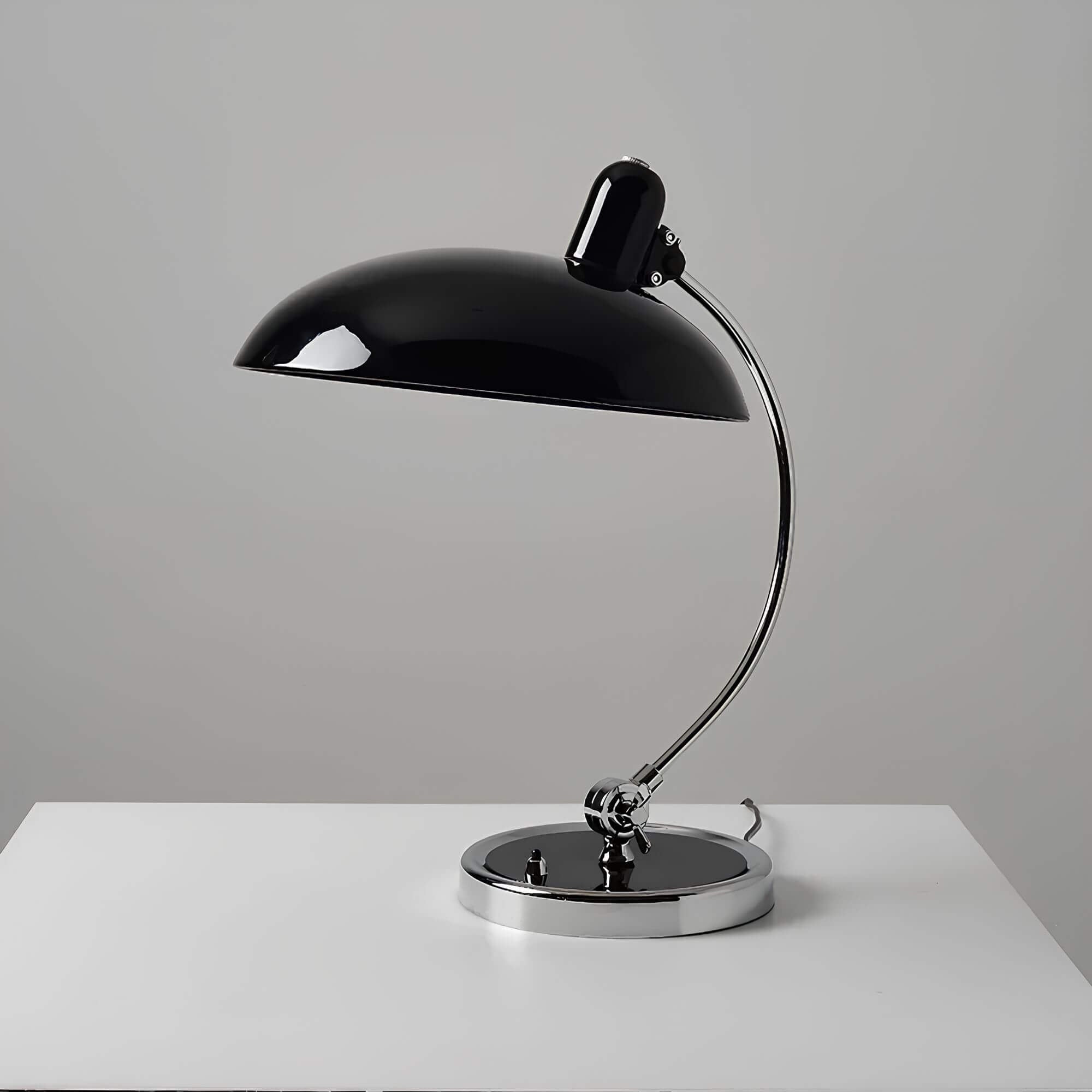 Velmira | Klassische Schreibtischlampe mit Retro-Charme