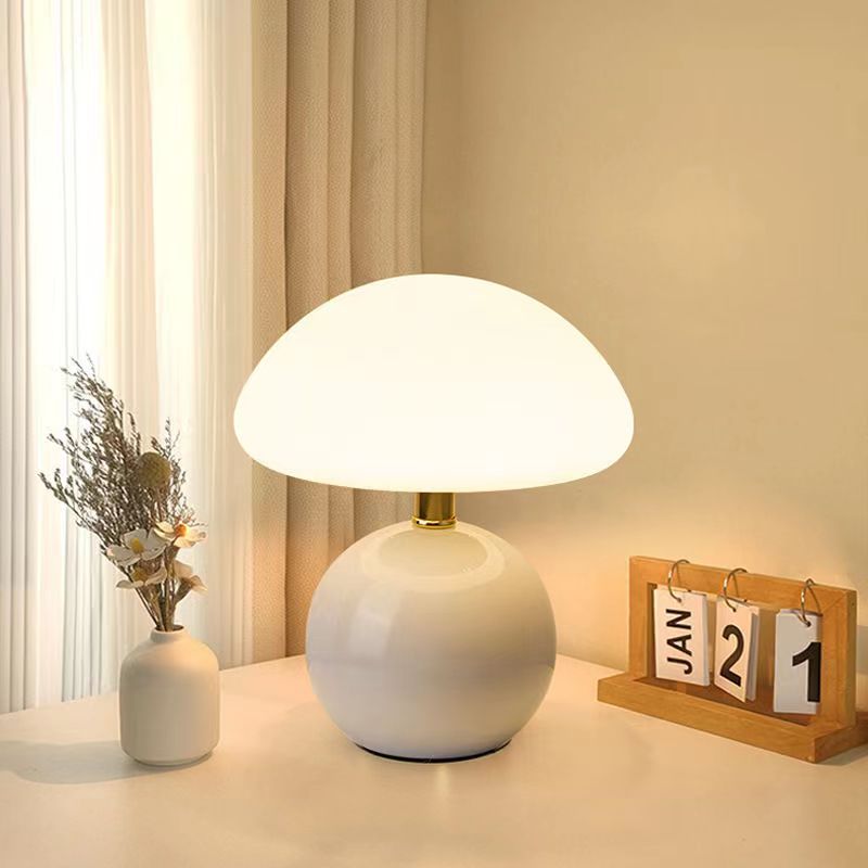 Camille | Elegante Pilz-Tischlampe im französischen Design