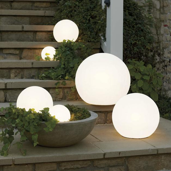 Nico | Tragbare Kugel-LED-Lampe für Innen- & Außenbereich
