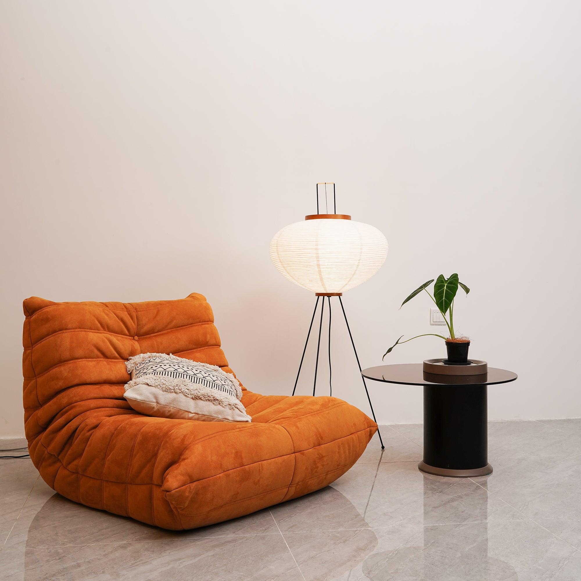 Sayo's Minimalistischer Look | Stehlampe mit runder Papierform