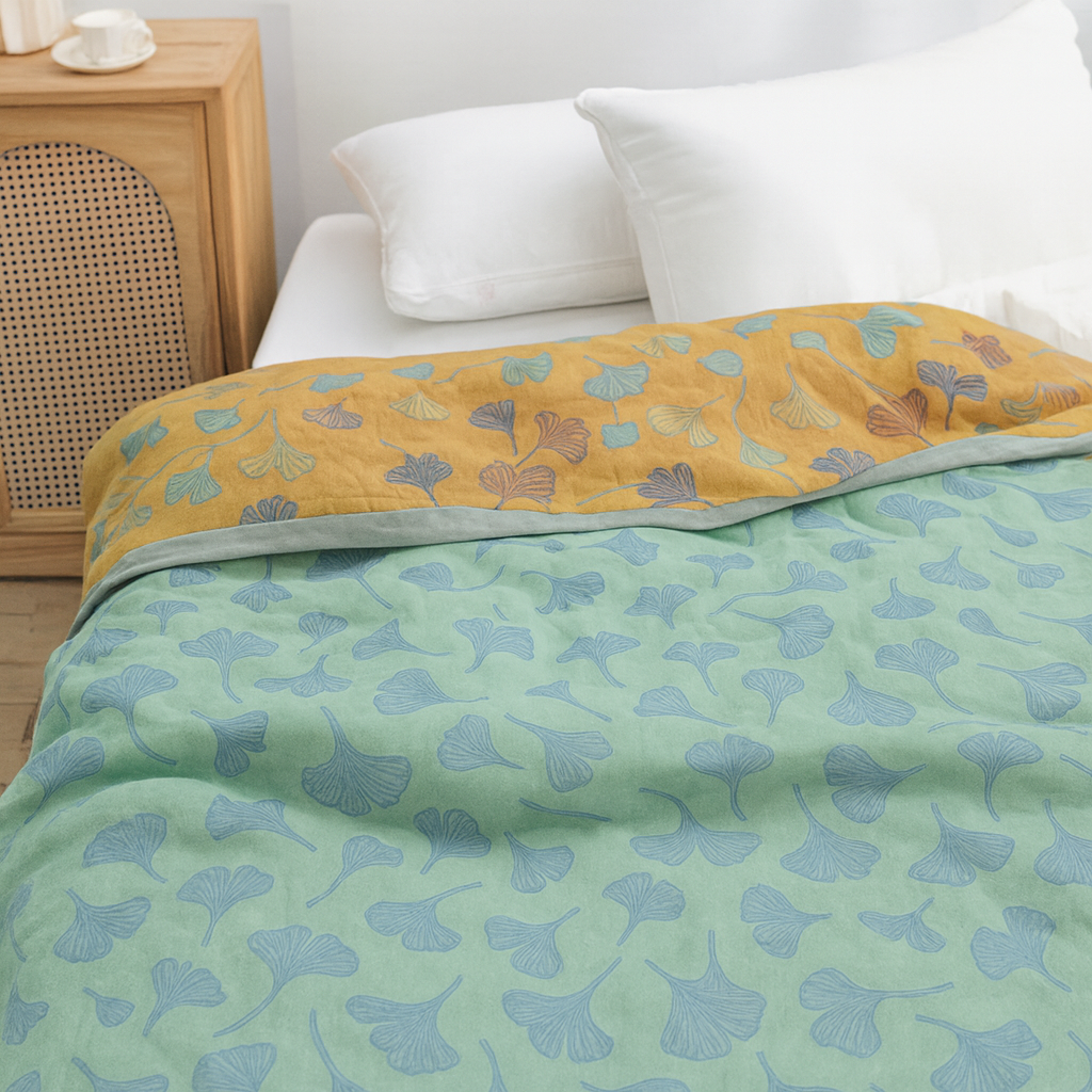 Tagesdecke mit Ginkgo Muster für Bett & Sofa