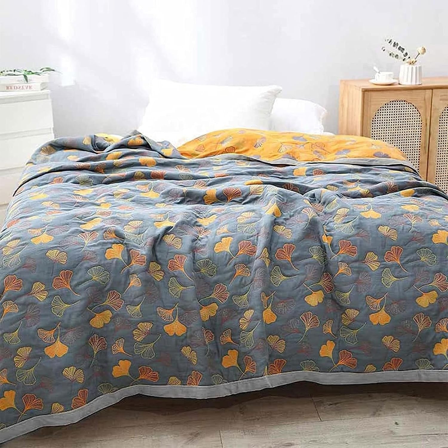 Tagesdecke mit Ginkgo Muster für Bett & Sofa
