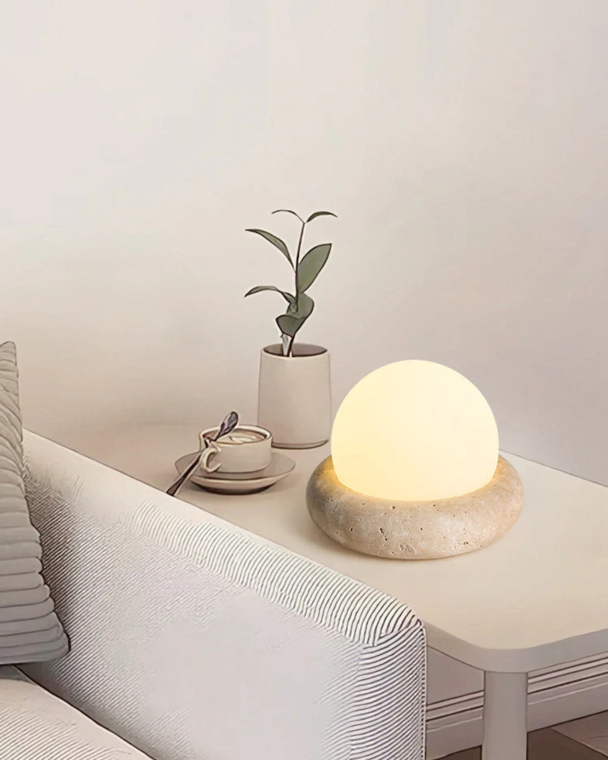 Tischlampe Kugel Stein Sockel | Wohnzimmer